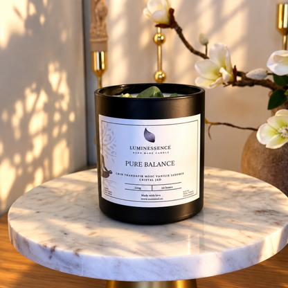 PURE BALANCE | Lumânare artizanală pentru echilibru cu Jad · 220 g