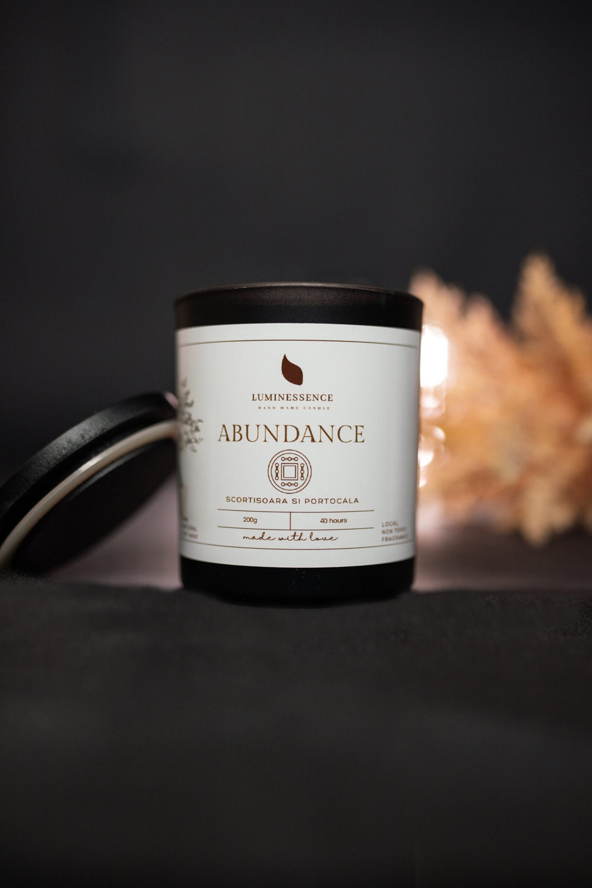 Lumânare artizanală Luminessence din ceară de soia – vedere de aproape