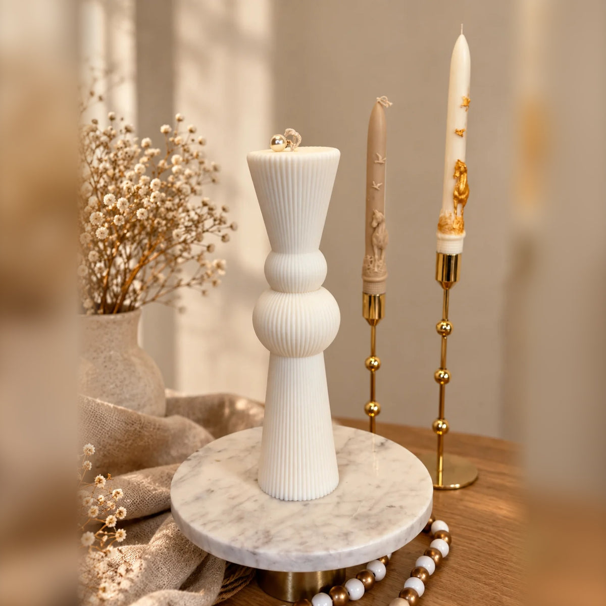 Lumânare de cununie și botez Versailles L din ceară de soia cu bănuț gravat – Luminessence