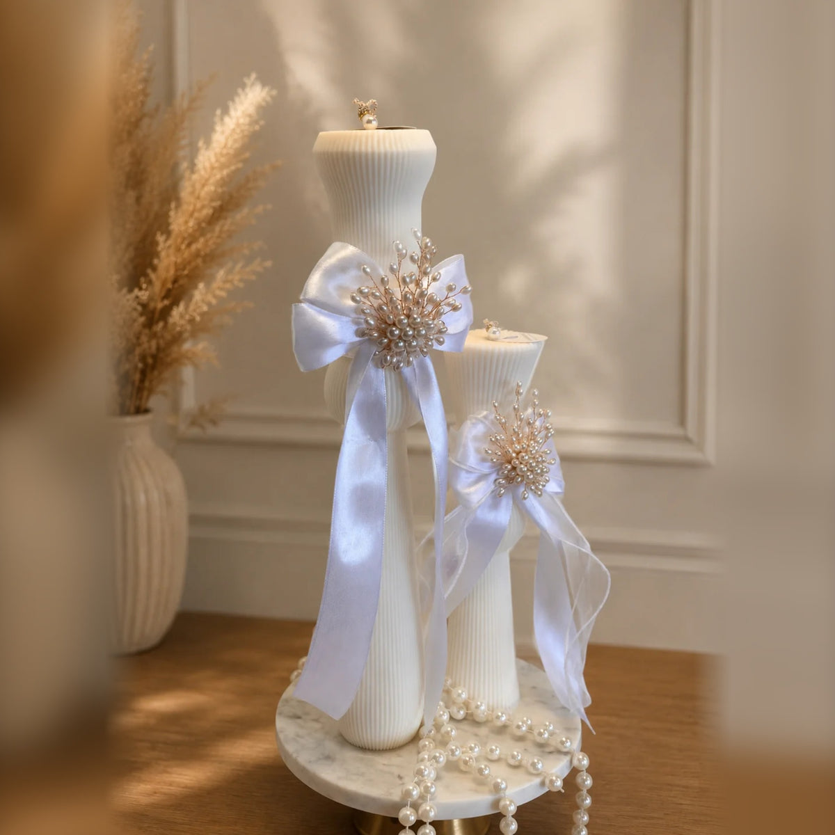 Lumânare de cununie și botez Versailles XL din ceară de soia cu bănuț gravat – Luminessence